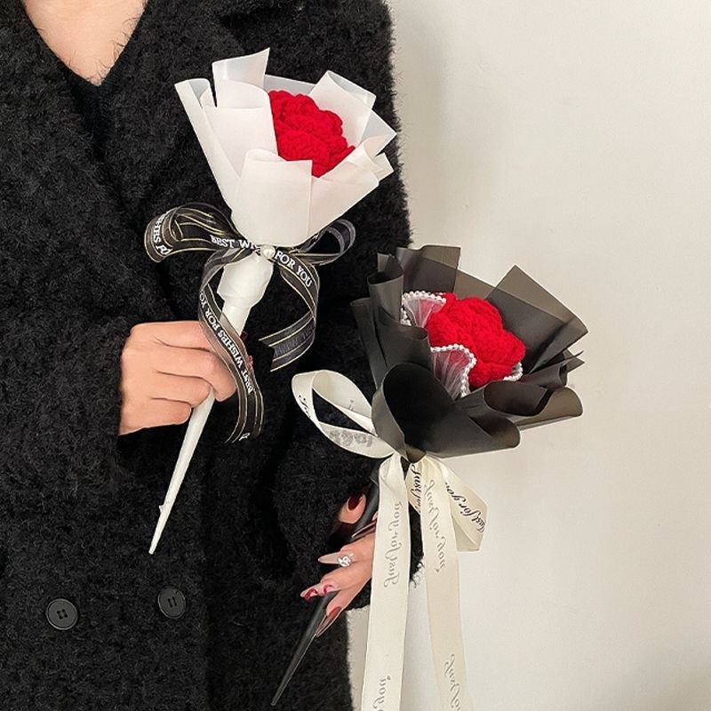 Crochet rose bouquets wrapped as gifts